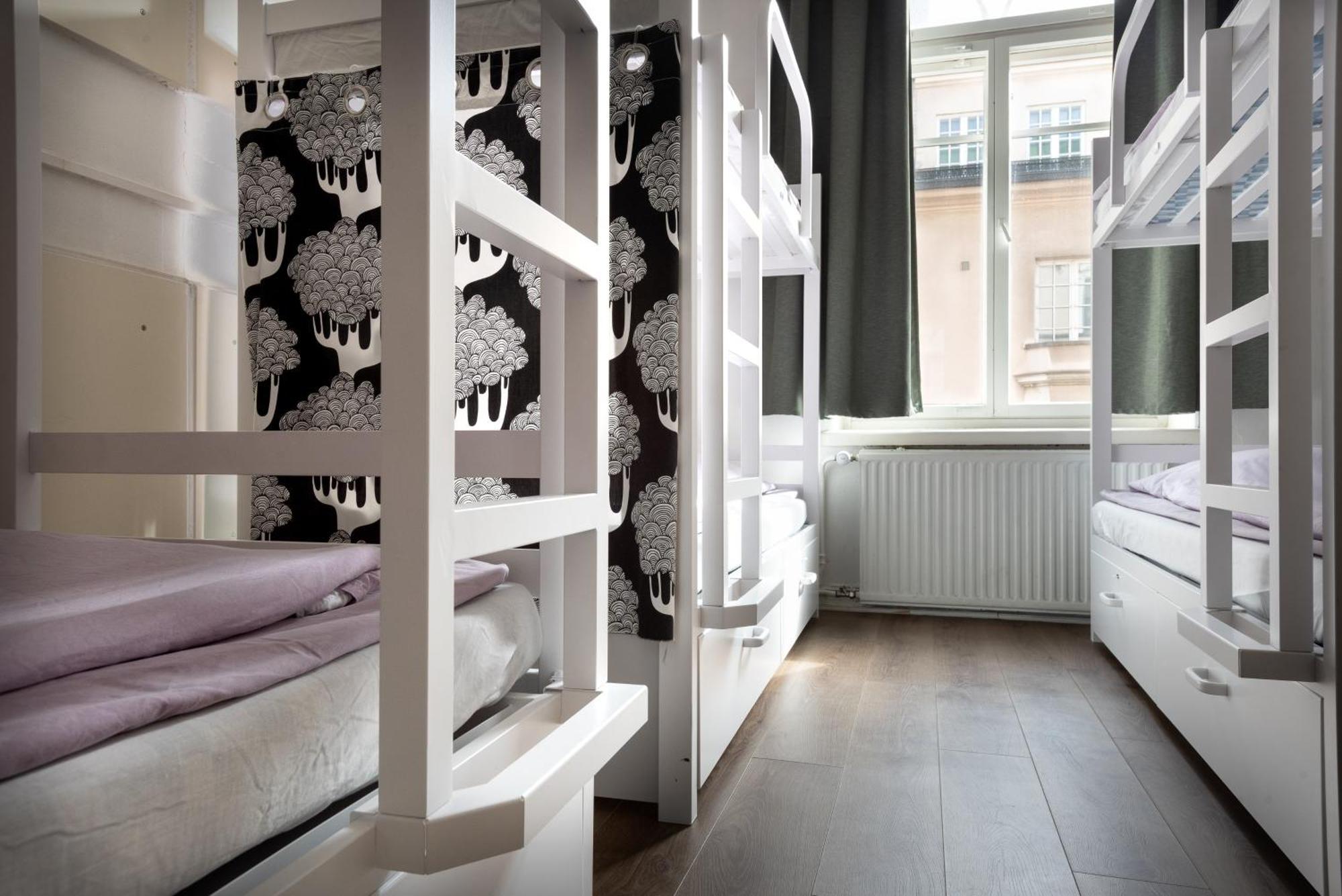 Single Bed 6-Bed Female Dormitory