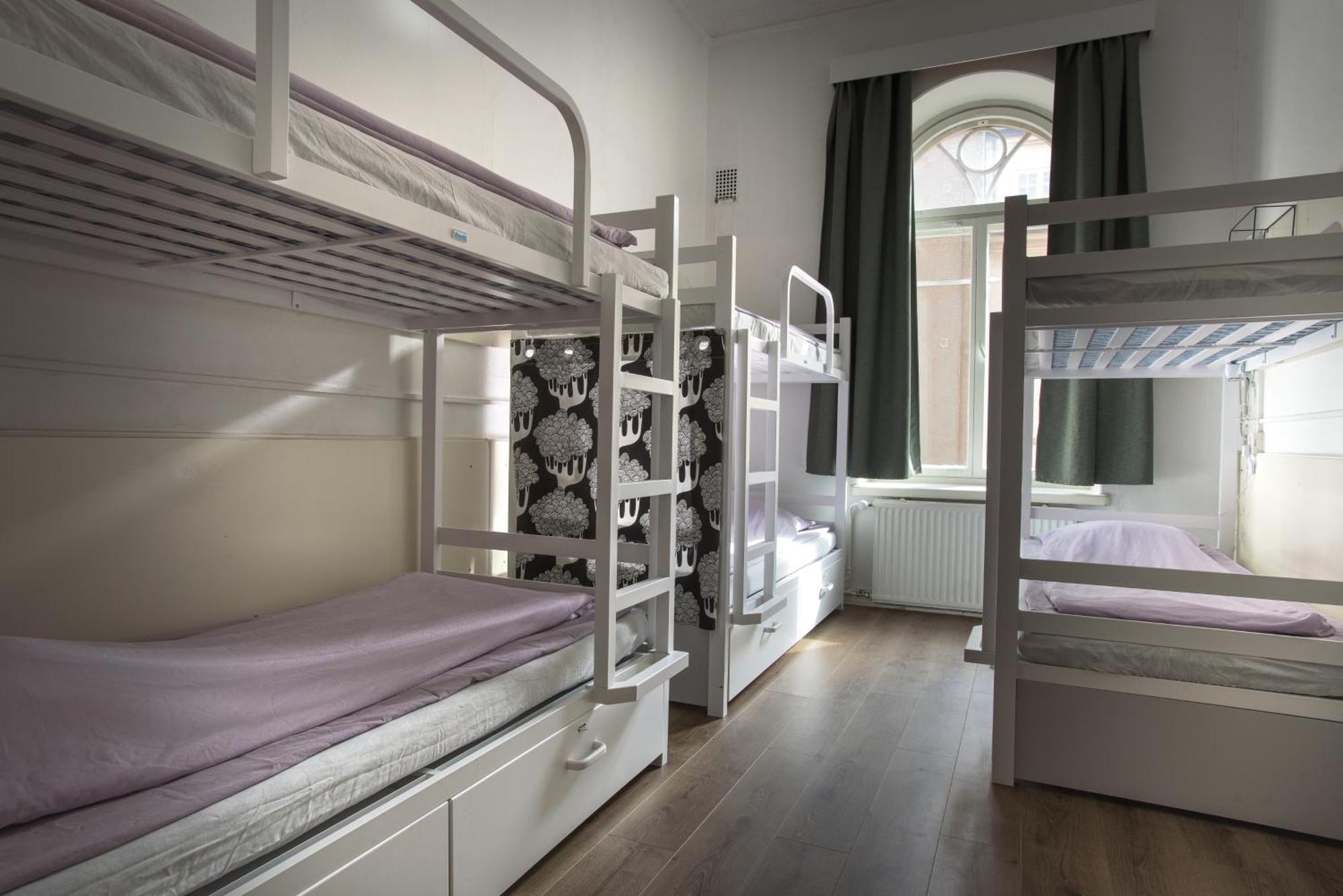 Single Bed 6-Bed Female Dormitory