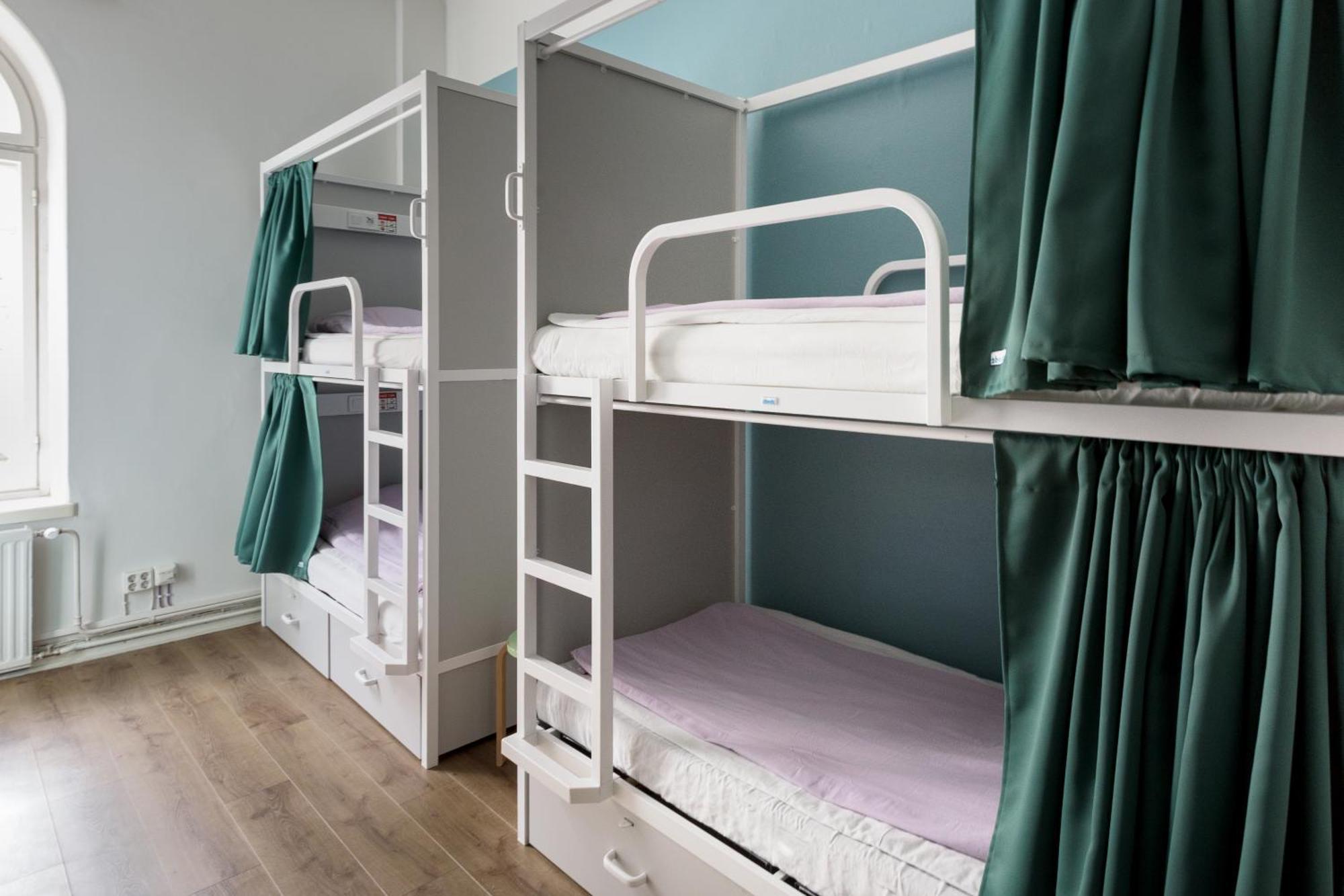 Single Bed 8-Bed Mixed Dormitory Room